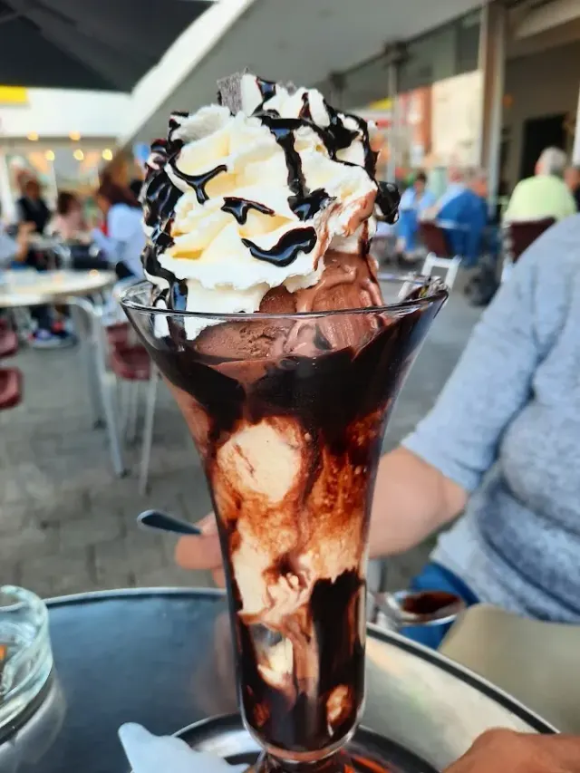 BookNoFees: Dondurma – Eiscafe Capri – Herne – Eiscafe Capri, fotoğraf 2