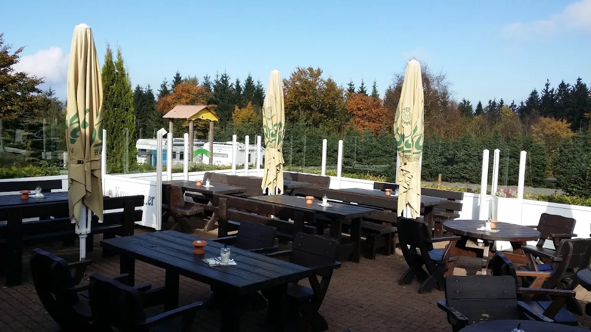 BookNoFees: Restoran – Zur Hahnenquelle – Kirchhundem – Hahnenquelle'ye, fotoğraf 1