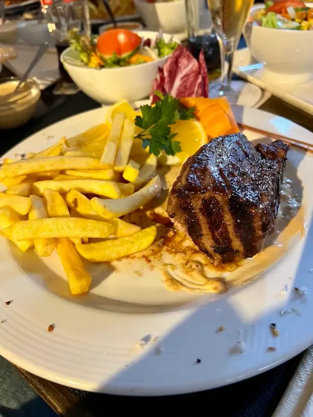 BookNoFees: Restoran – Pampeses – Hilchenbach – Kırsal kesim halkı, fotoğraf 2