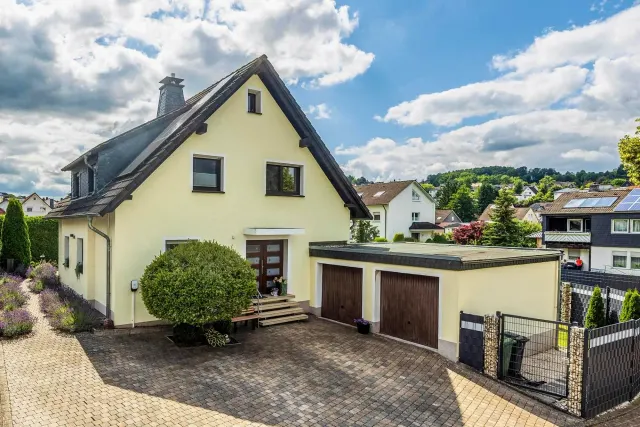 BookNoFees tatil evi: Nieder-Röhre – Sonnenblick ve Relax Tatil Dairesi