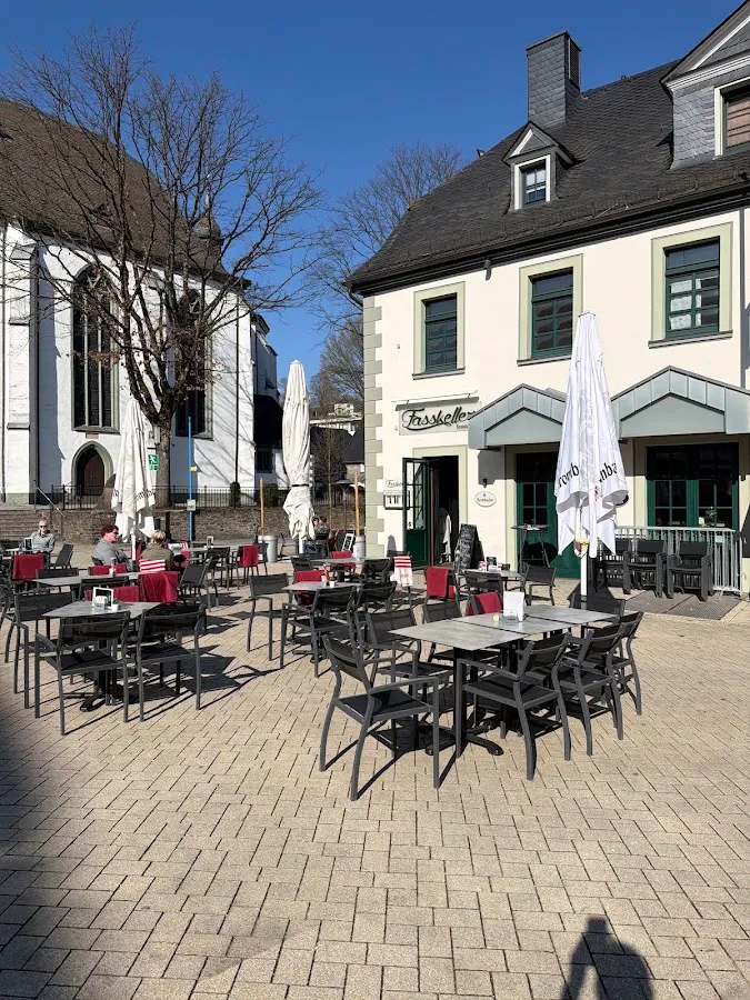 BookNoFees: Restoran – Fasskeller unfassbar – Attendorn – İnanılmaz bir fıçı mahzeni, fotoğraf 1