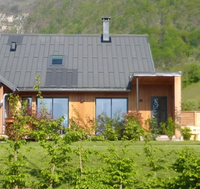 BookNoFees: Savoie'de geniş tatil evi - yüzme havuzu ve dağ manzarası, 7 kişi – St Pierre D'albigny