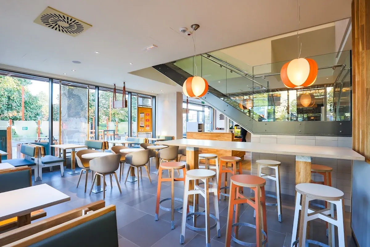BookNoFees: Atıştırmalık büfesi – McDonald's – Zagreb – McDonald's, fotoğraf 1