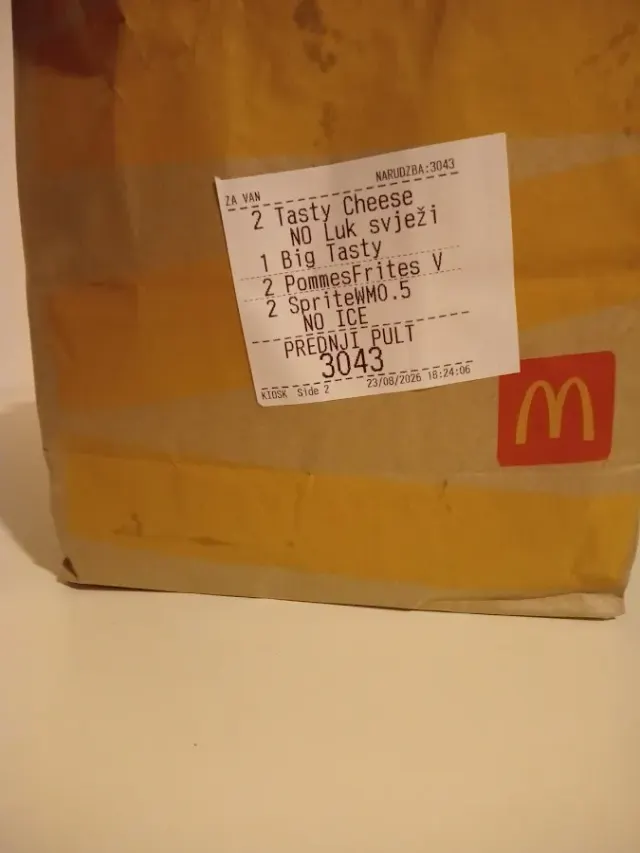 BookNoFees: Atıştırmalık büfesi – McDonald's – Zagreb – McDonald's, fotoğraf 2