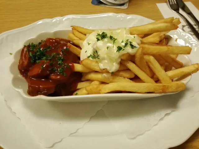 BookNoFees: Restoran – Jakobsbrunnen – Selm – Yakup Kuyusu, fotoğraf 2