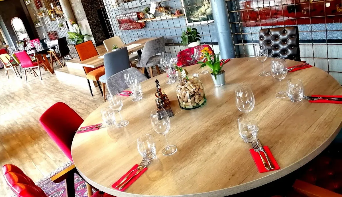 BookNoFees: Restoran – Foodium – Zagreb – Foodium, fotoğraf 1