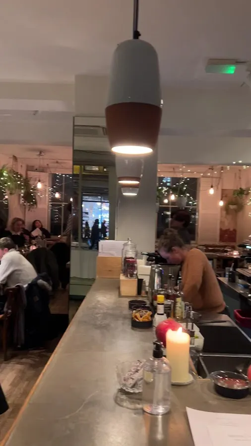 BookNoFees: Restoran – Delamina East – London – Delamina Doğu, fotoğraf 3