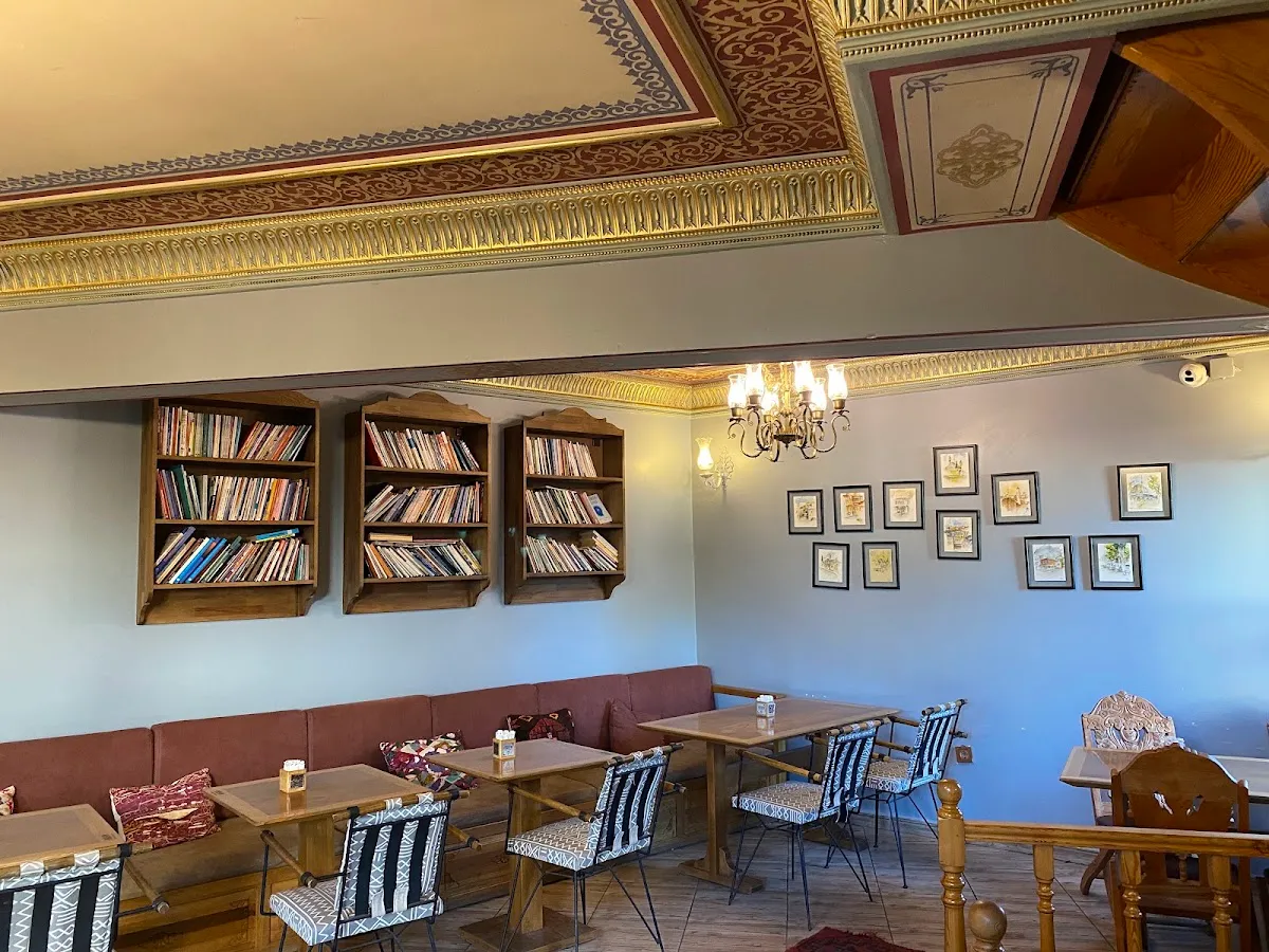 BookNoFees: Kafe – Aşiyan Books And Coffee – Istanbul – Aşiyan Kitap ve Kahve, fotoğraf 1