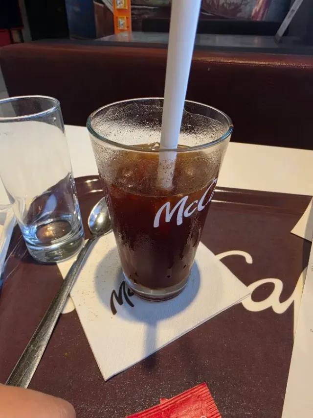 BookNoFees: Atıştırmalık büfesi – McDonald's – Zagreb – McDonald's, fotoğraf 2