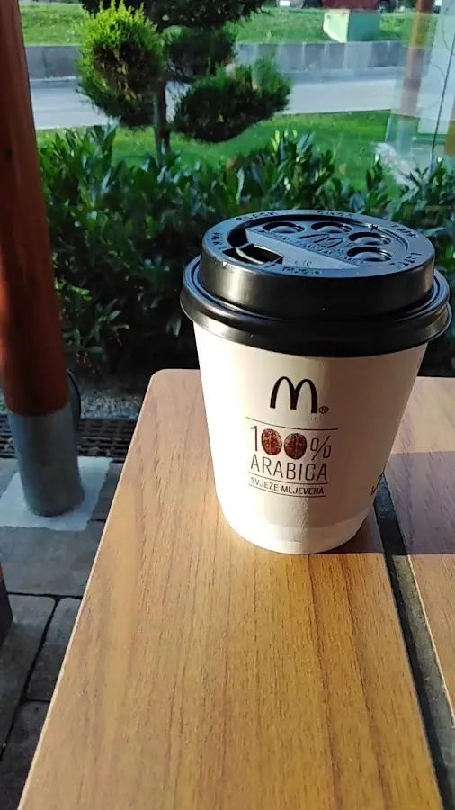 BookNoFees: Atıştırmalık büfesi – McDonald's – Zagreb – McDonald's, fotoğraf 3