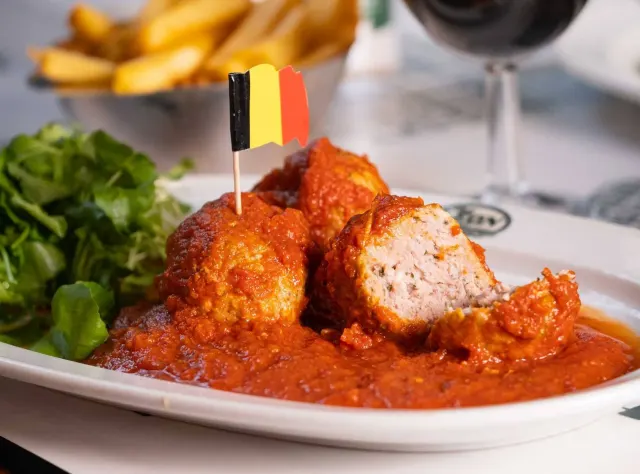 BookNoFees: Restoran – Chez Léon – Brussels – Léon'da, fotoğraf 2