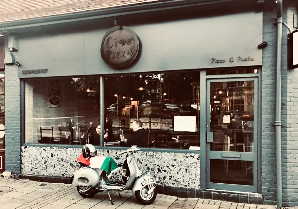 BookNoFees: Restoran – Ciao Pizza – London – Merhaba Pizza, fotoğraf 1