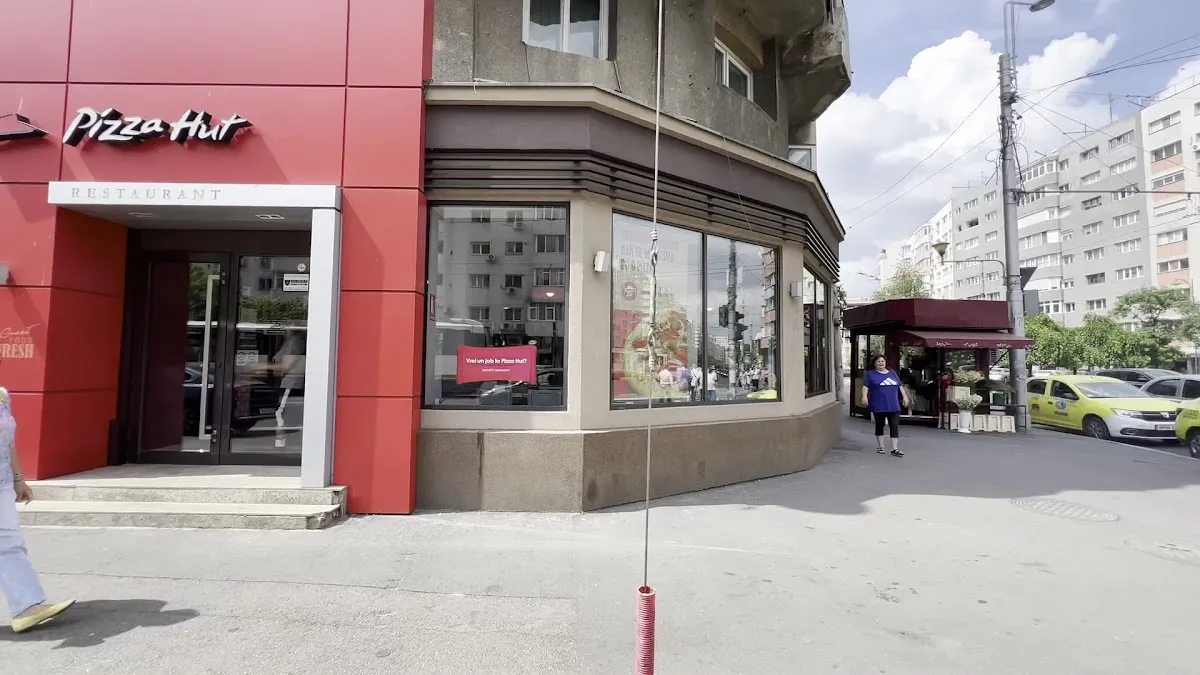 BookNoFees: Restoran – Pizza Hut – Bucharest – Pizza Hut, fotoğraf 1
