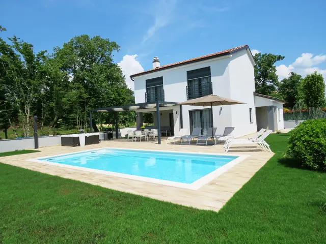 BookNoFees tatil evi: Kanfanar – Villa Cerasela | Rovinj yakınlarında, havuz, jakuzi ve barbekü olanaklarına sahip şık villa