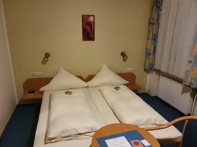 BookNoFees: Restoran – Landgasthof & Hotel Merje – Kreuztal – Landgasthof & Otel Merje, fotoğraf 3