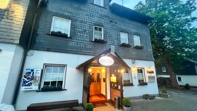 BookNoFees: Restoran – Landgasthof & Hotel Merje – Kreuztal – Landgasthof & Otel Merje, fotoğraf 2