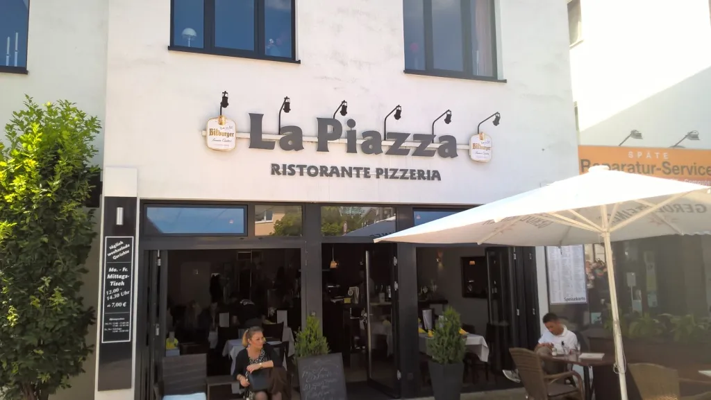 BookNoFees: Restoran – La Piazza Ristorante – Herdecke – La Piazza Restoranı, fotoğraf 1