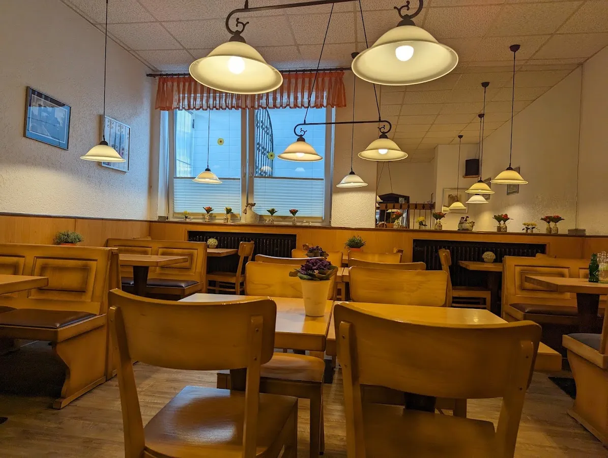 BookNoFees: Restoran – Speisegaststätte Curry Heini – Waltrop – Curry Heini Yemekhanesi, fotoğraf 1